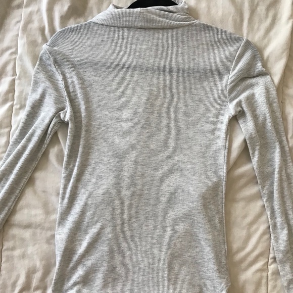 H&M long sleeve turtle neck - Picture 2 of 5